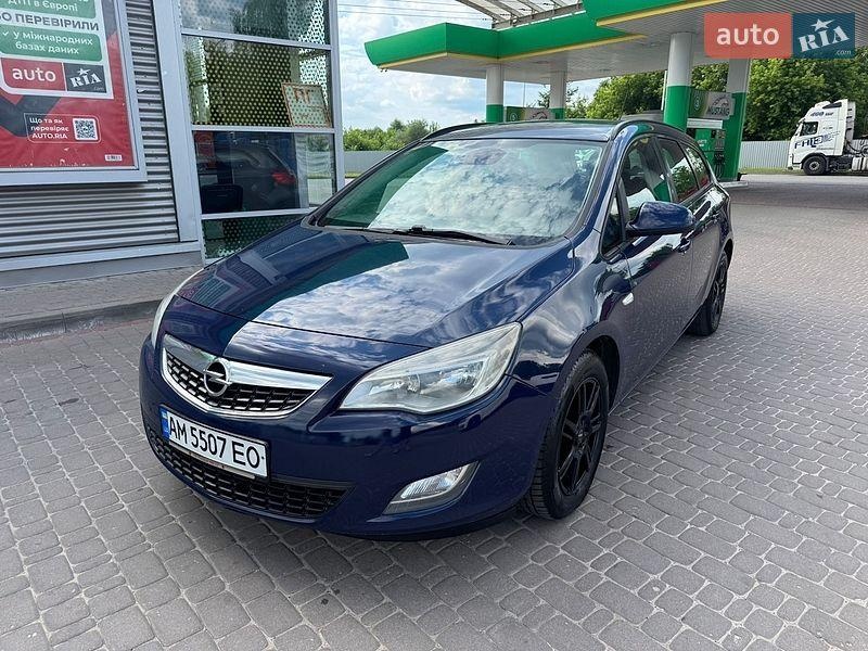 Opel Astra 2012