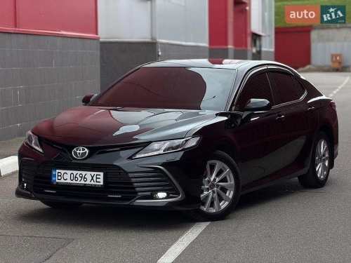 Toyota Camry 2021