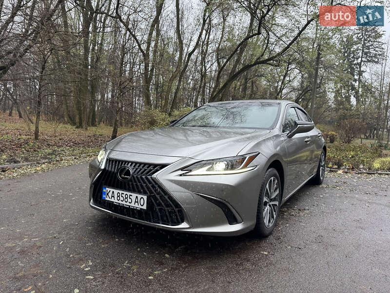 Lexus ES 2022