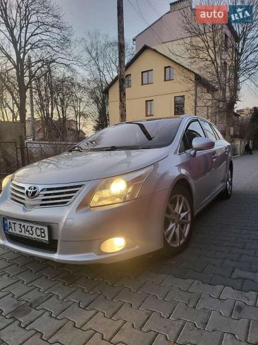 Toyota Avensis 2011