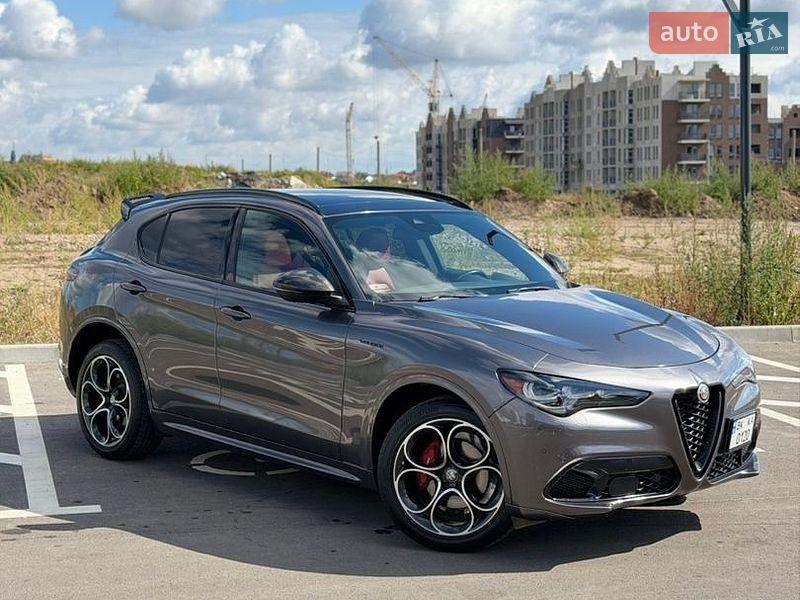 Alfa Romeo Stelvio 2021