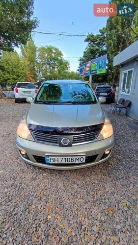 Nissan TIIDA 2008