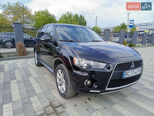 Mitsubishi Outlander XL 2011
