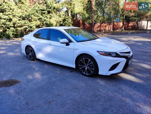 Toyota Camry 2019