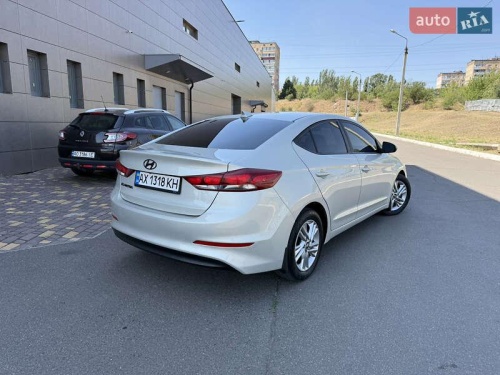 Hyundai Elantra 2016