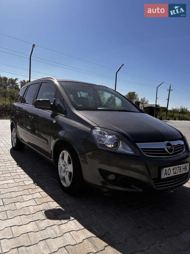 Opel Zafira 2011