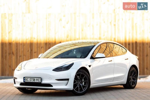 Tesla Model 3 2022