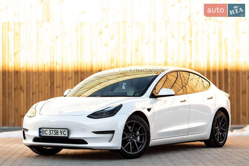 Tesla Model 3 2022
