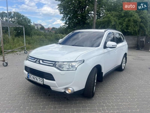 Mitsubishi Outlander 2012