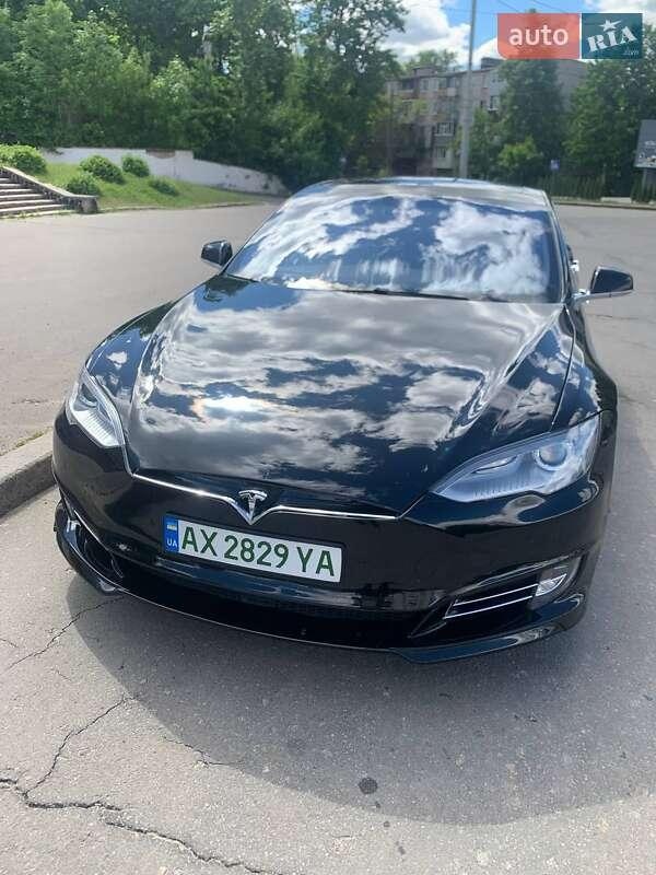 Tesla Model S 2015