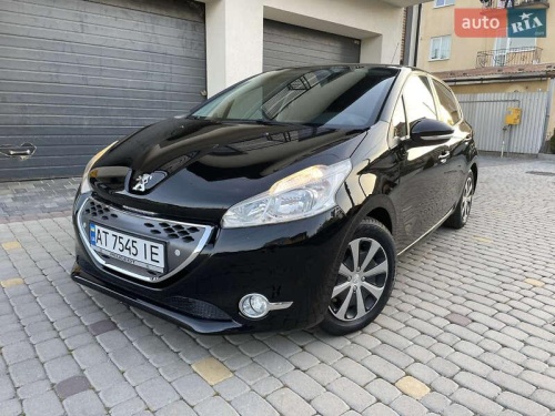 Peugeot 208 2012