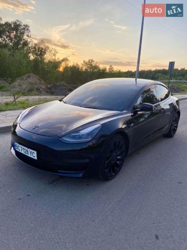 Tesla Model 3 2023