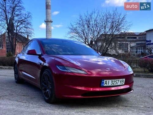 Tesla Model 3 2024