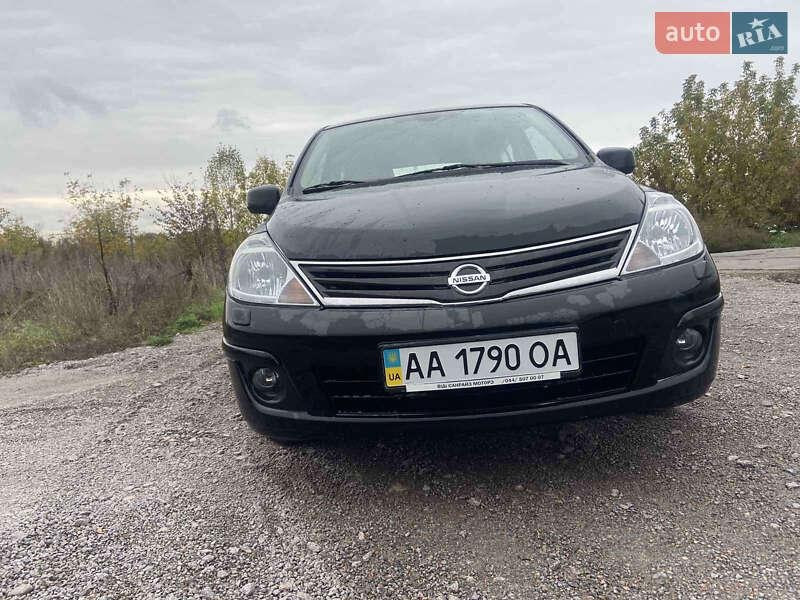 Nissan TIIDA 2012