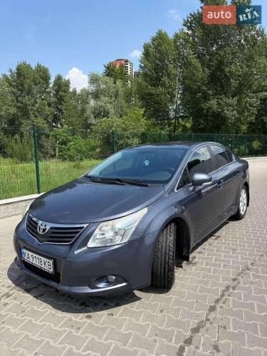 Toyota Avensis 2011