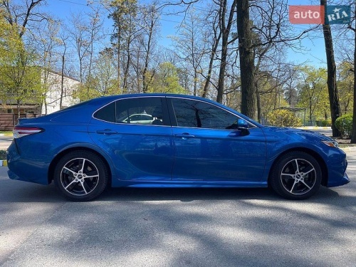 Toyota Camry 2019