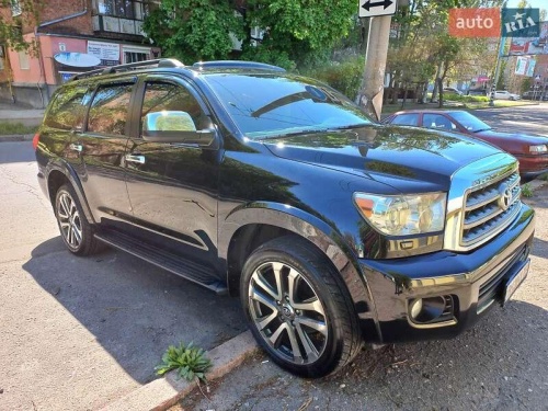 Toyota Sequoia 2011