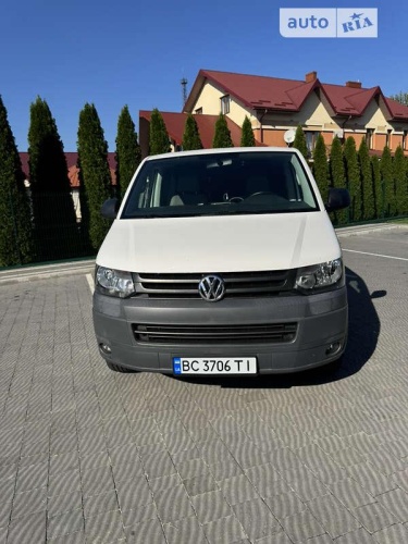 Volkswagen Caravelle 2013