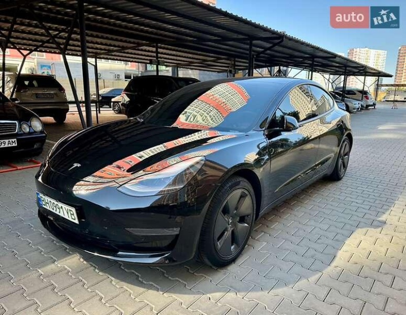 Tesla Model 3 2021