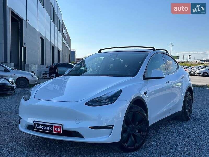 Tesla Model Y 2024