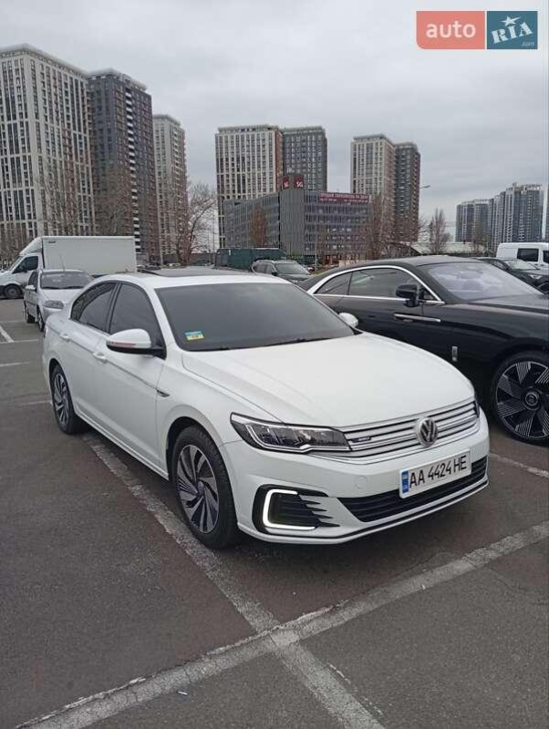 Volkswagen e-Bora 2019