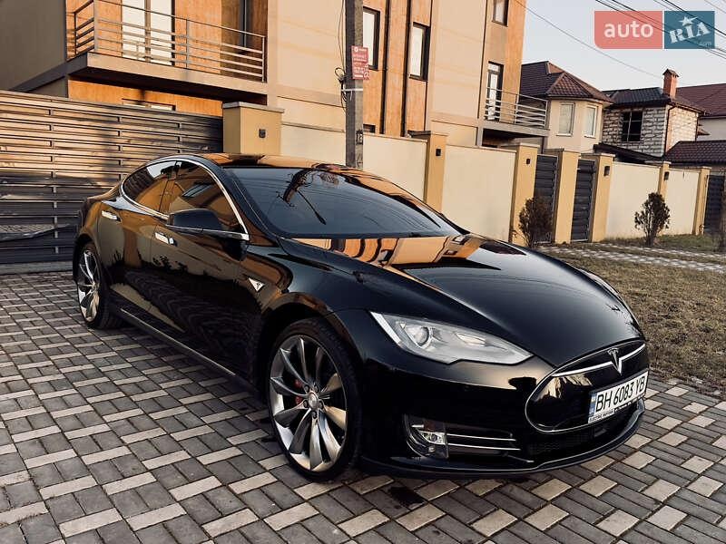 Tesla Model S 2014