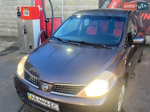 Nissan TIIDA 2008