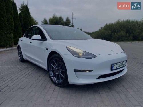 Tesla Model 3 2022