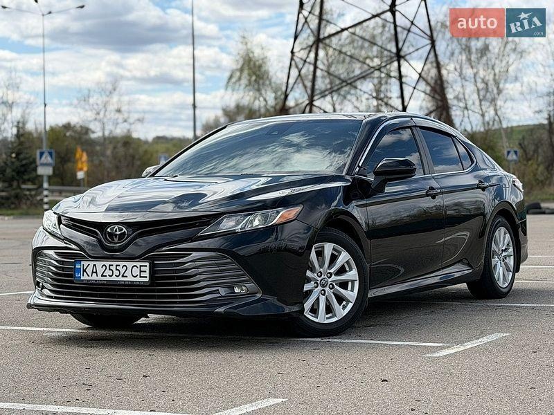Toyota Camry 2019