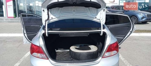 Hyundai Accent 2012