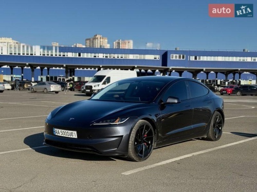 Tesla Model 3 2024