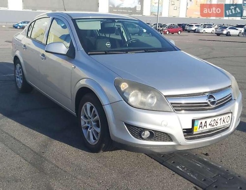 Opel Astra 2011