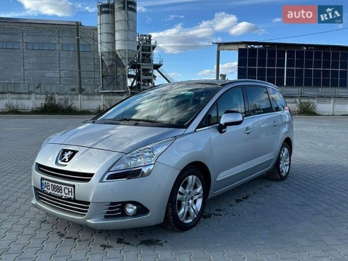 Peugeot 5008 2012