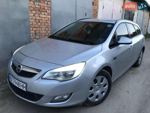 Opel Astra 2011