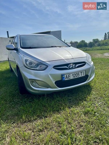 Hyundai Accent 2012