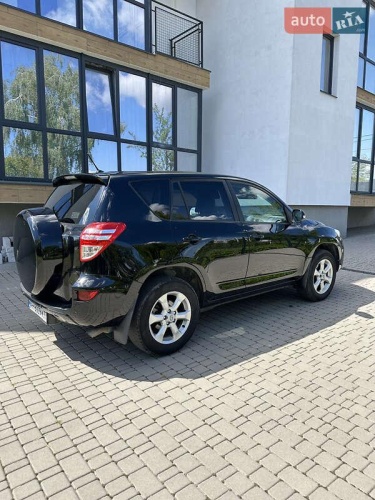 Toyota RAV4 2011