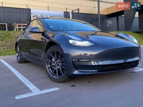 Tesla Model 3 2022