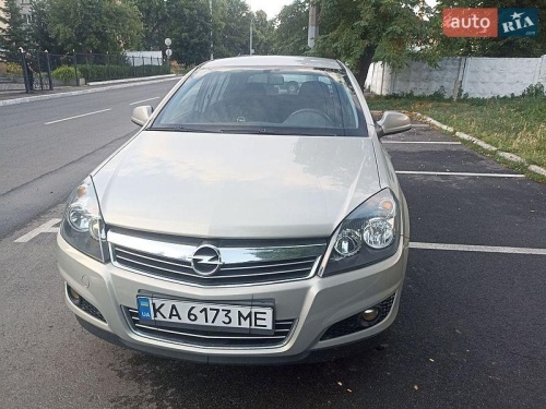 Opel Astra 2011