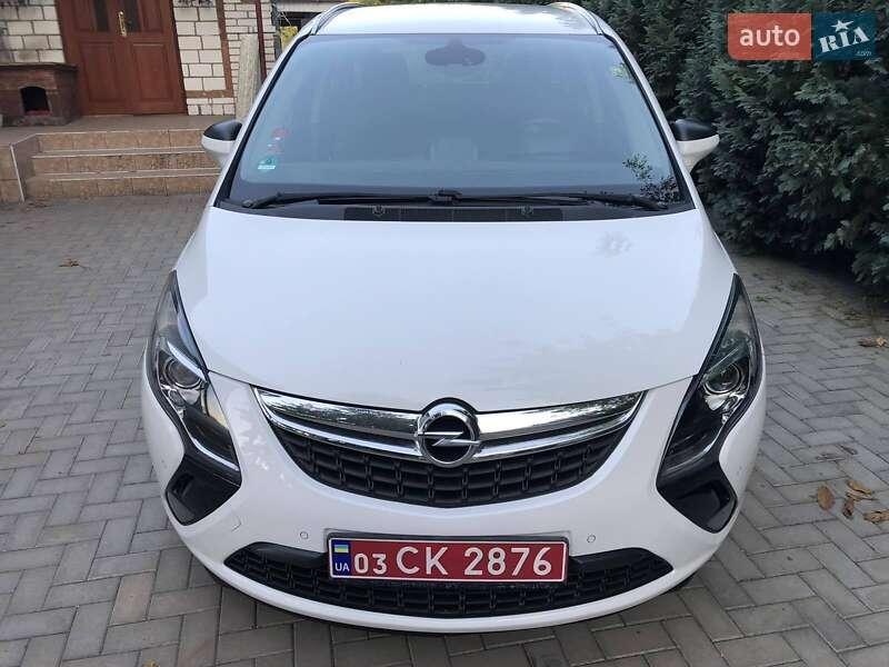 Opel Zafira 2016
