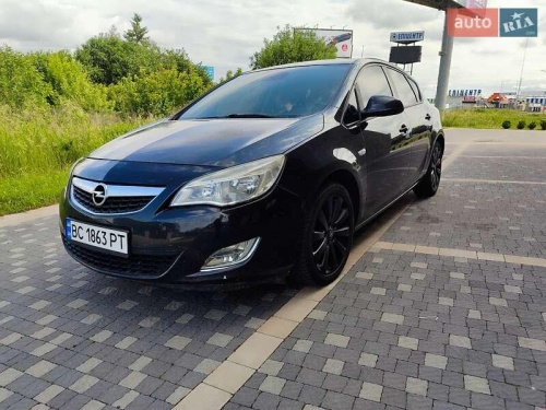 Opel Astra 2011