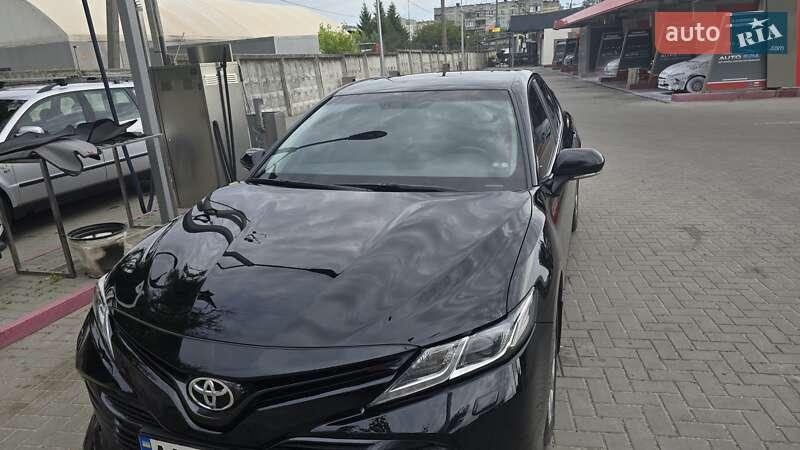 Toyota Camry 2019
