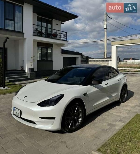 Tesla Model 3 2022