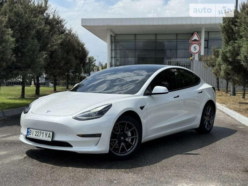 Tesla Model 3 2021