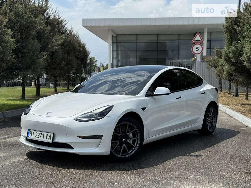 Tesla Model 3 2021