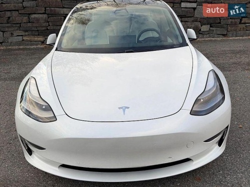 Tesla Model 3 2020