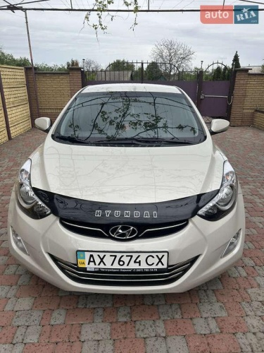 Hyundai Elantra 2013