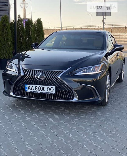 Lexus ES 2019