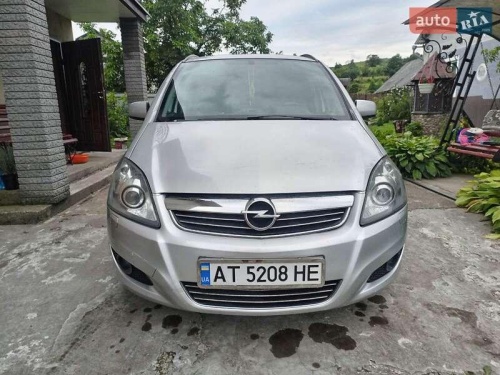 Opel Zafira 2011