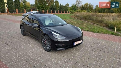 Tesla Model 3 2022