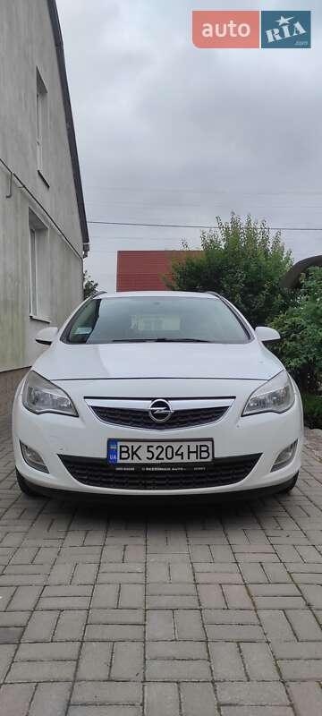 Opel Astra 2012